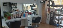 Negocio Puro Carmesí - Peluquería Estética En Boadilla